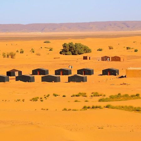 Готель Camp Mbark Authentic Мхамід Екстер'єр фото
